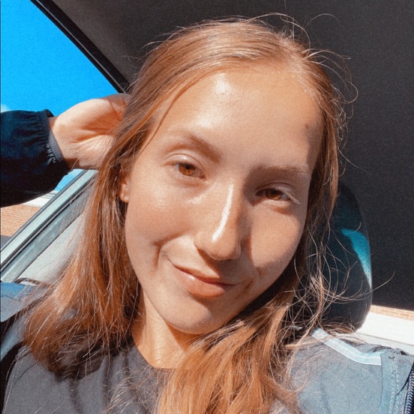 Meet your Posher, Renee - Picture 2 of 2